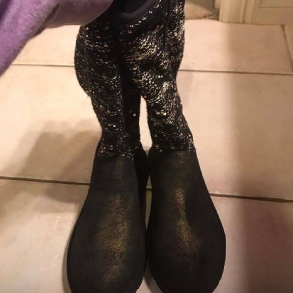 Brand New Uggs size 7